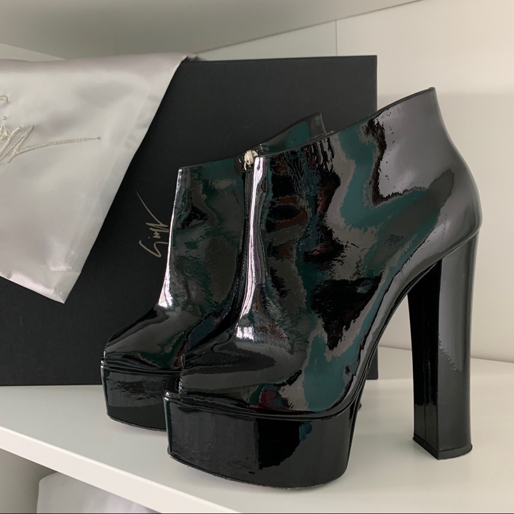 Giuseppe Zanotti black patent platform peep toe bootie 38 $995